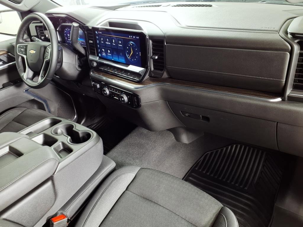 2025 Chevrolet Silverado 1500 LT photo 19
