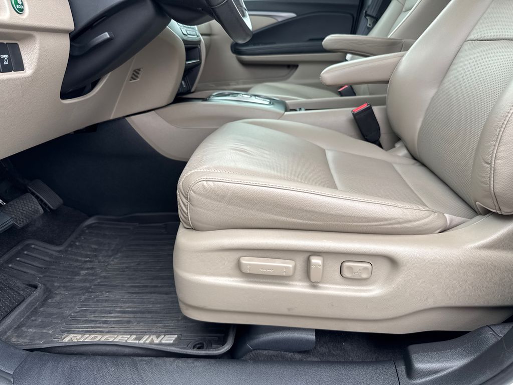 2023 Honda Ridgeline RTL photo 9