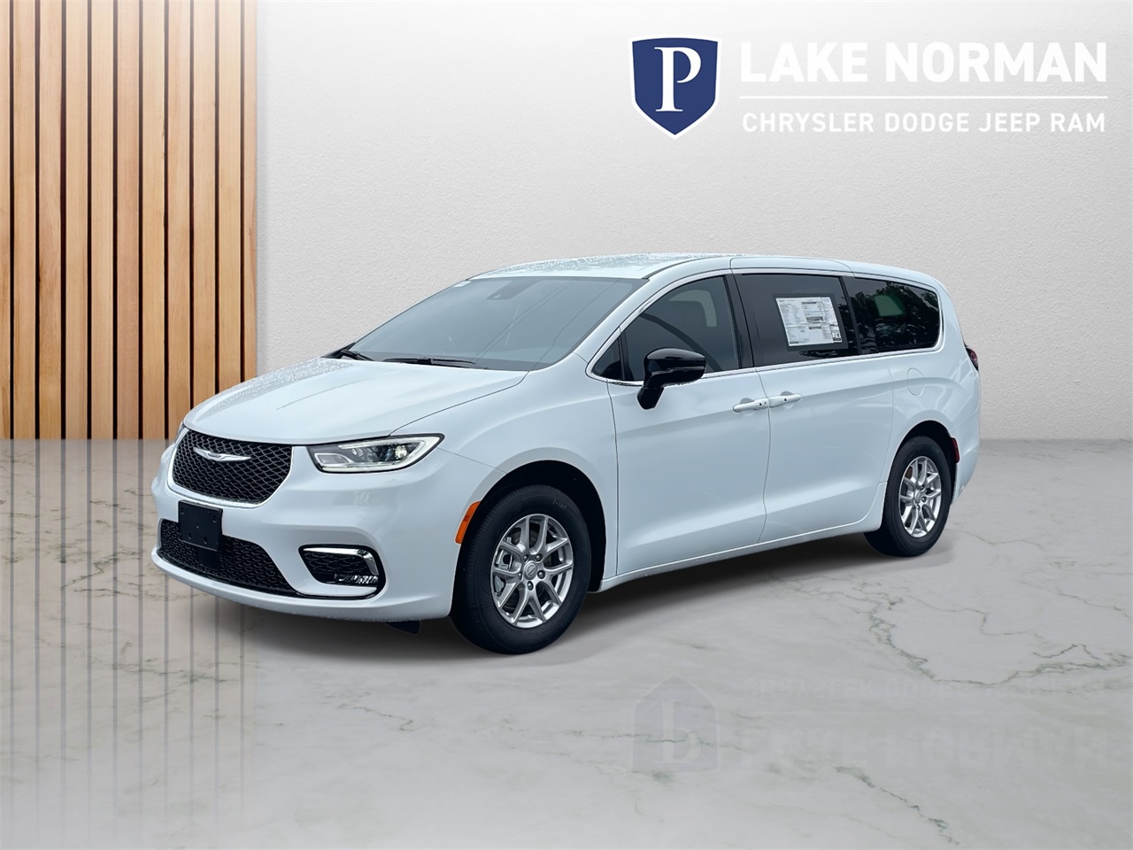 2026 Chrysler Pacifica photo 3