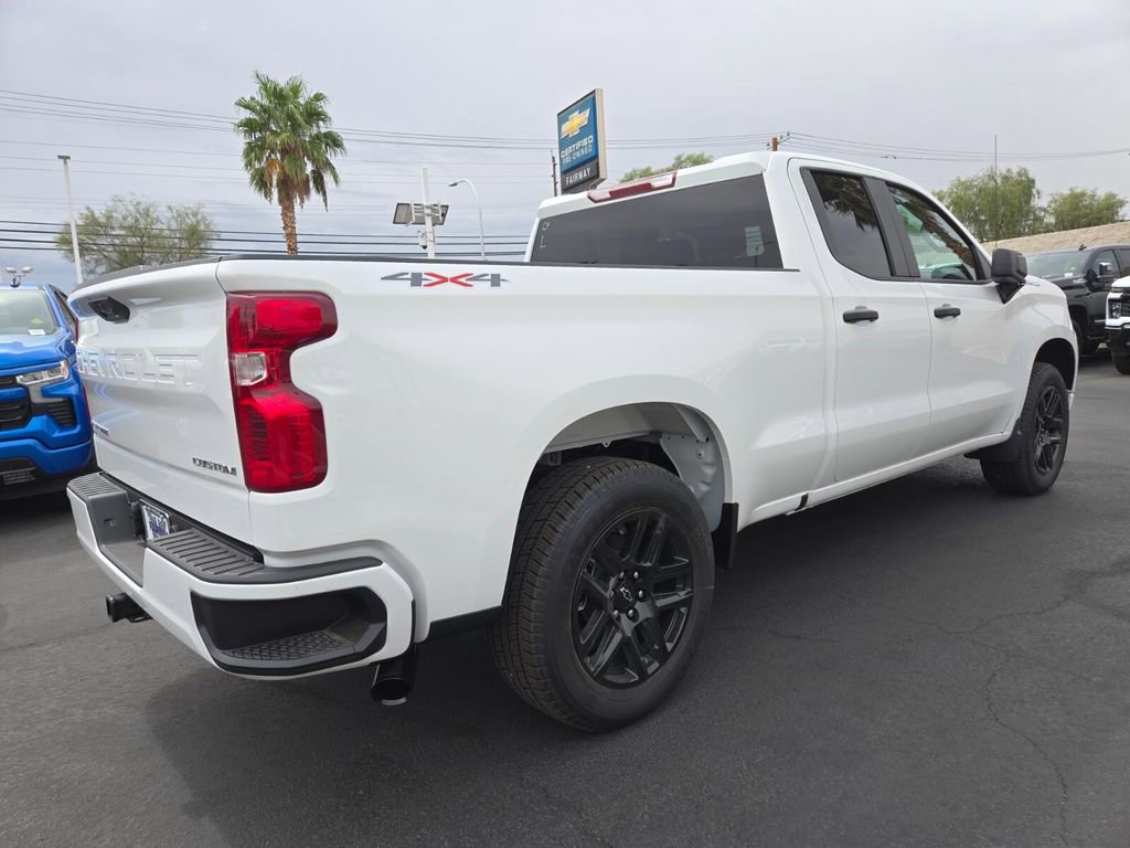 2026 Chevrolet Silverado 1500 Custom photo 4