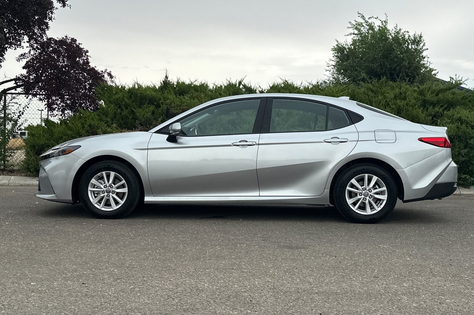 2025 Toyota Camry LE photo 5