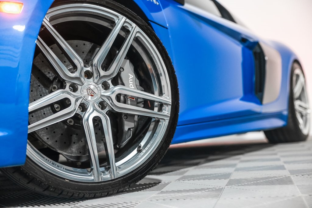 2017 Audi R8 5.2 V10 Plus Coupe photo 11