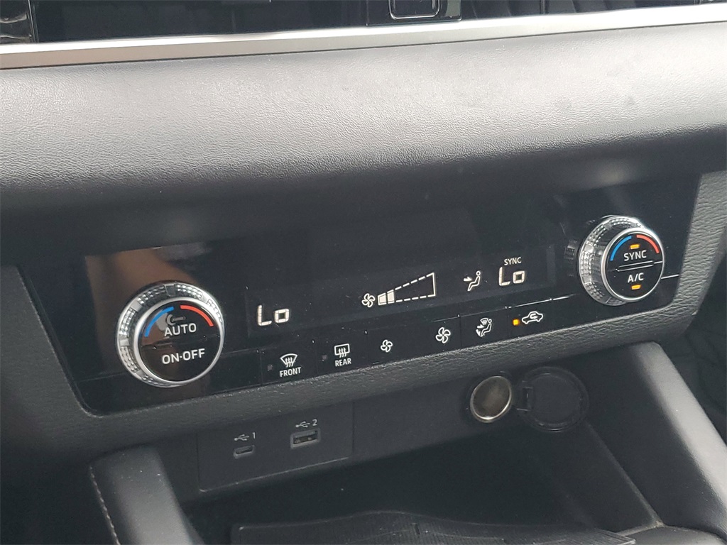 2022 Mitsubishi Outlander ES photo 24