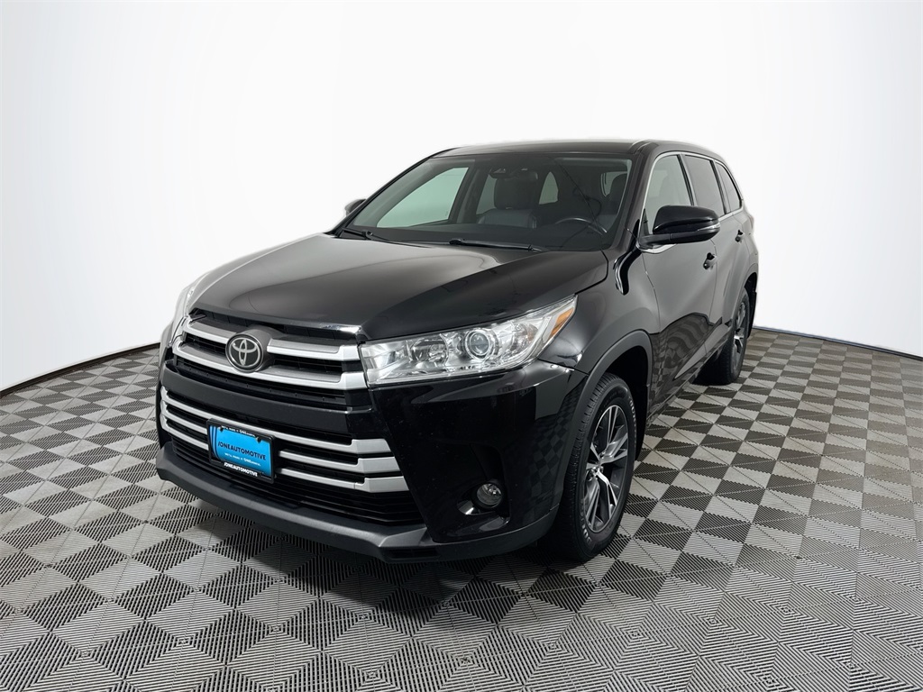 2018 Toyota Highlander LE Plus's photo