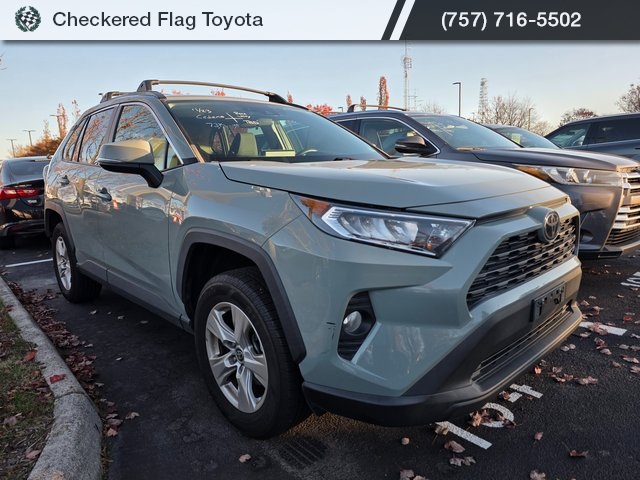 2021 Toyota RAV4 XLE photo 2