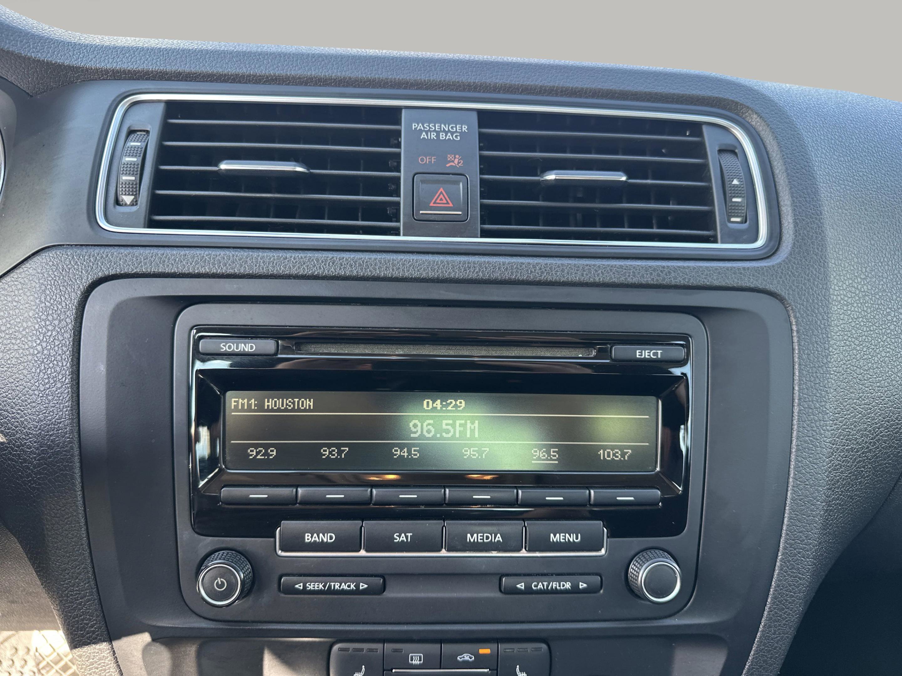 2015 Volkswagen Jetta 1.8T SE photo 15