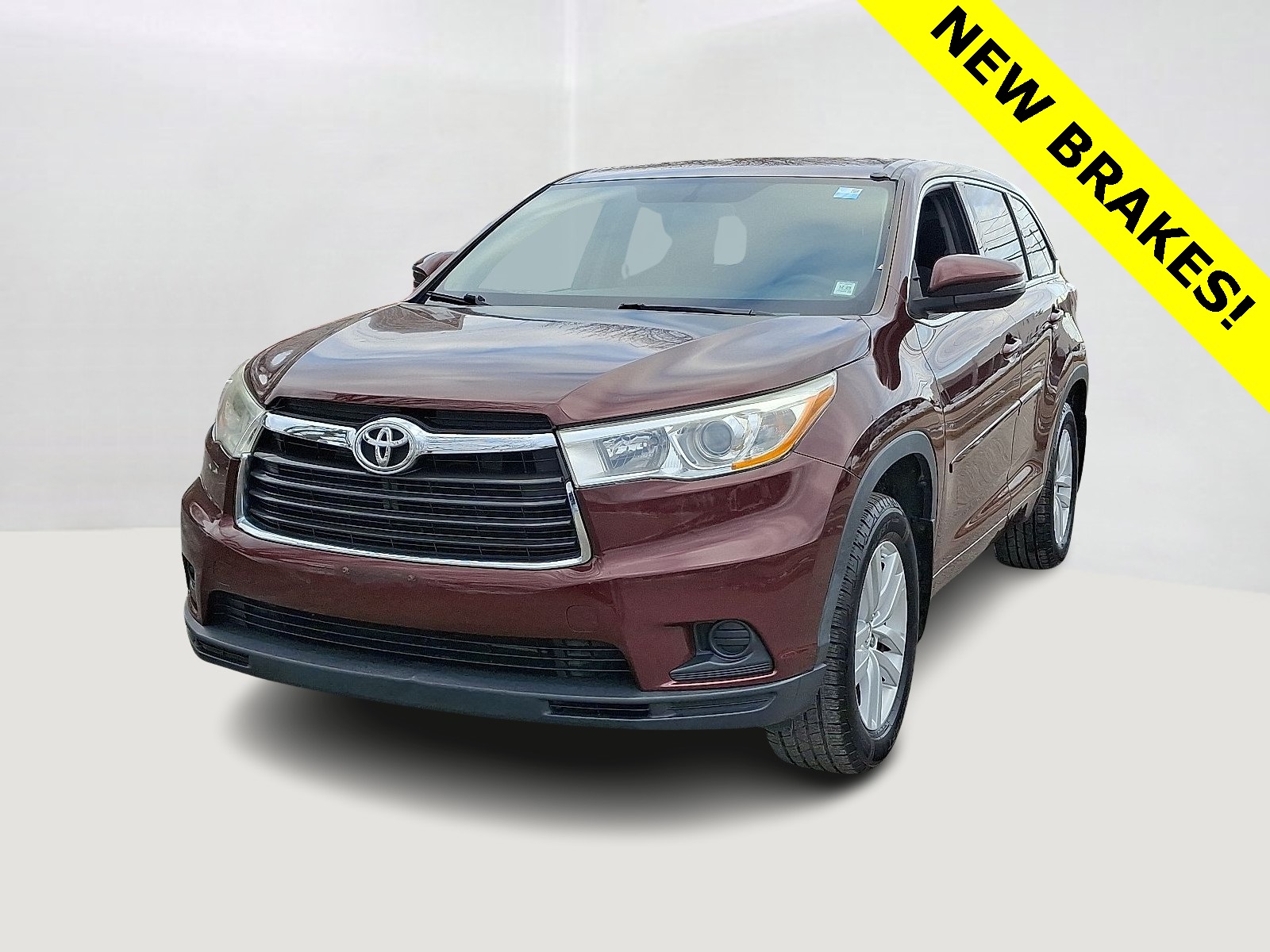 2014 Toyota Highlander LE's photo