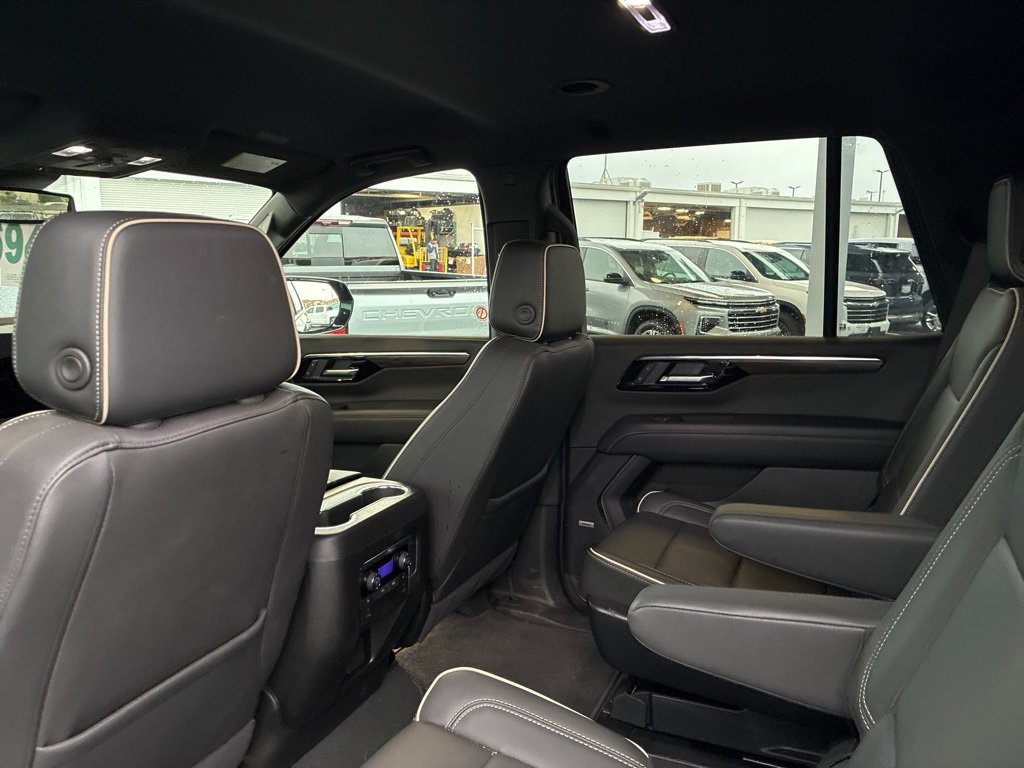 2025 Chevrolet Tahoe Premier photo 3