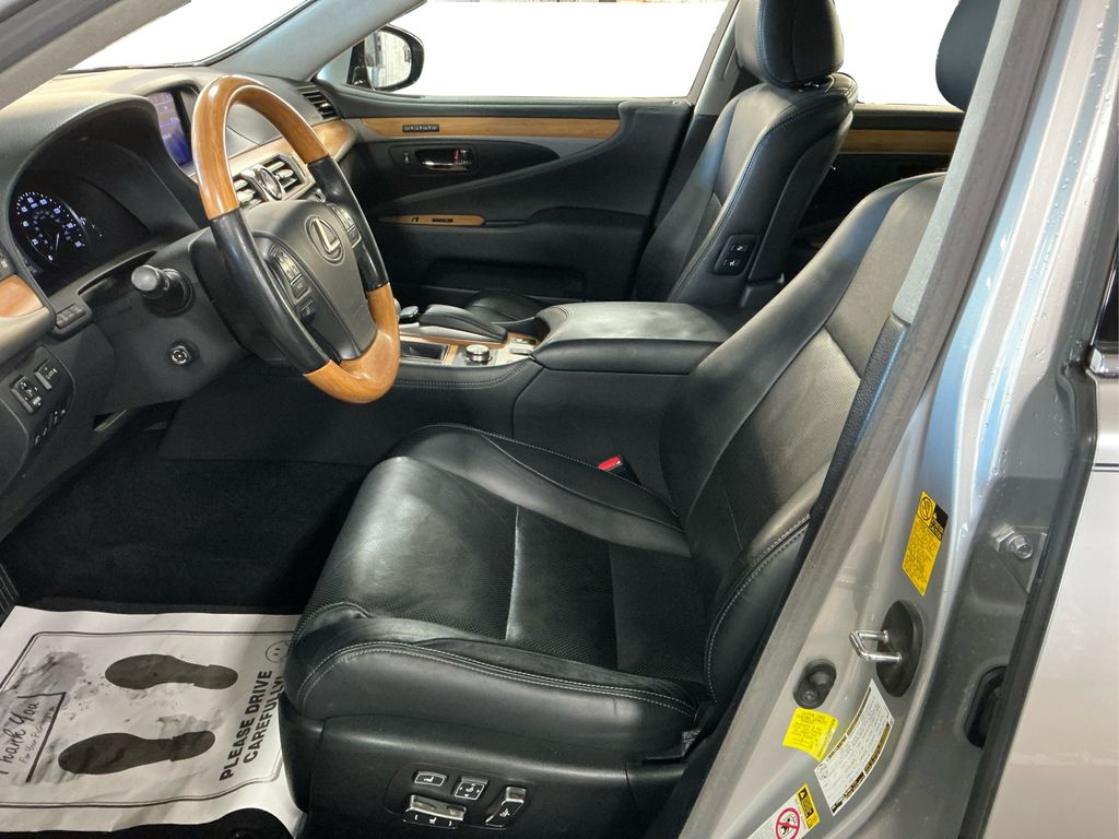 2014 Lexus LS 460 L photo 15