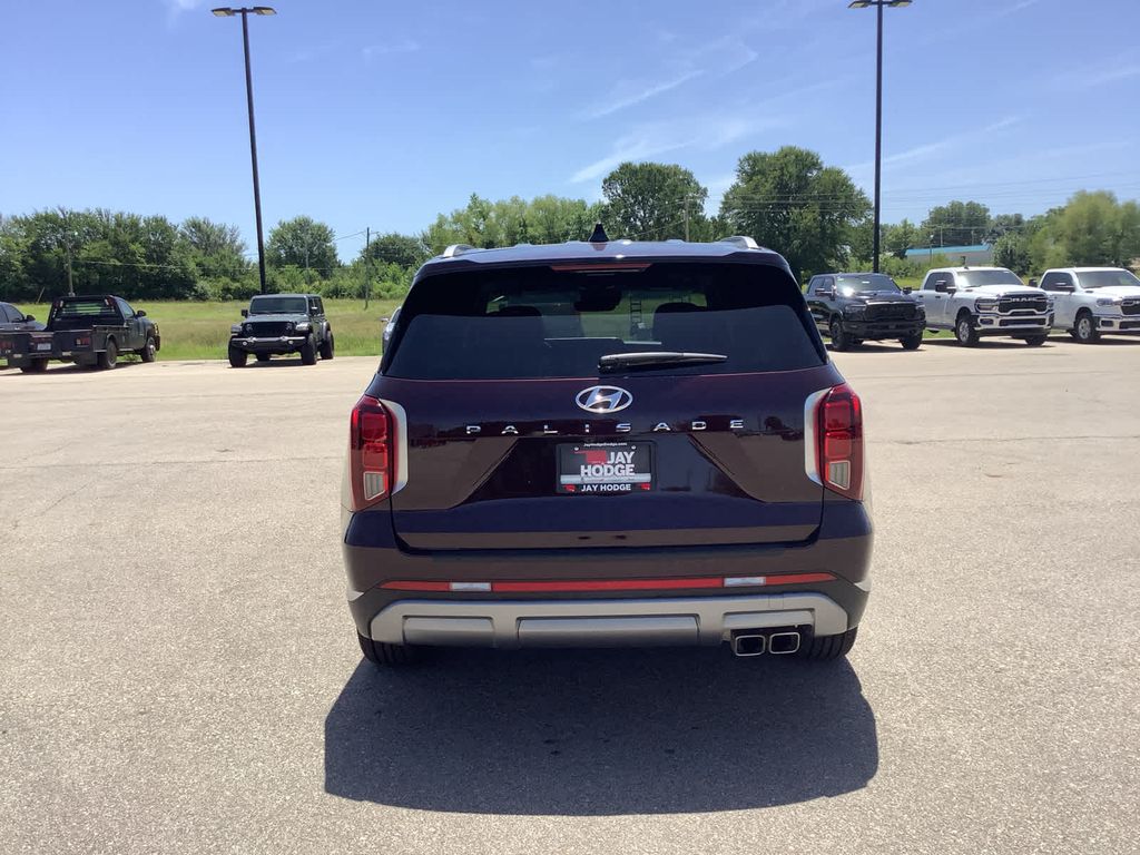 2024 Hyundai Palisade Limited photo 5
