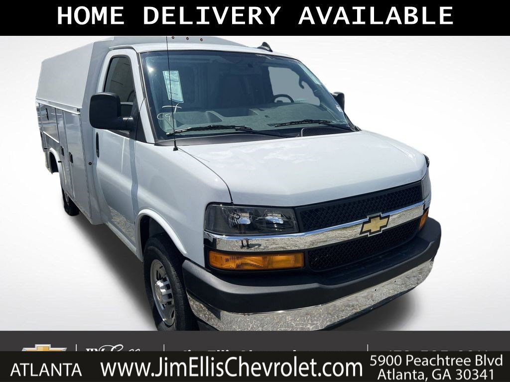 2024 Chevrolet Express Cutaway Base's photo
