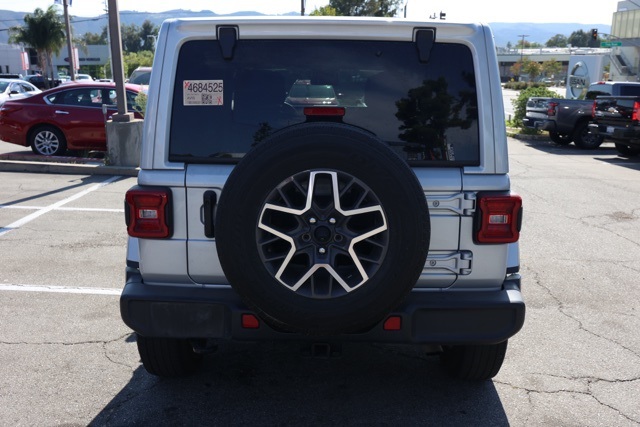 2024 Jeep Wrangler Sahara photo 4