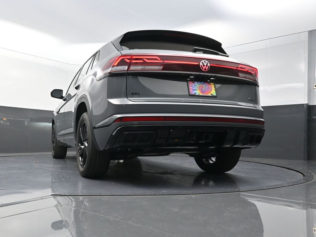 2025 Volkswagen Atlas Cross Sport SEL R-Line photo 20