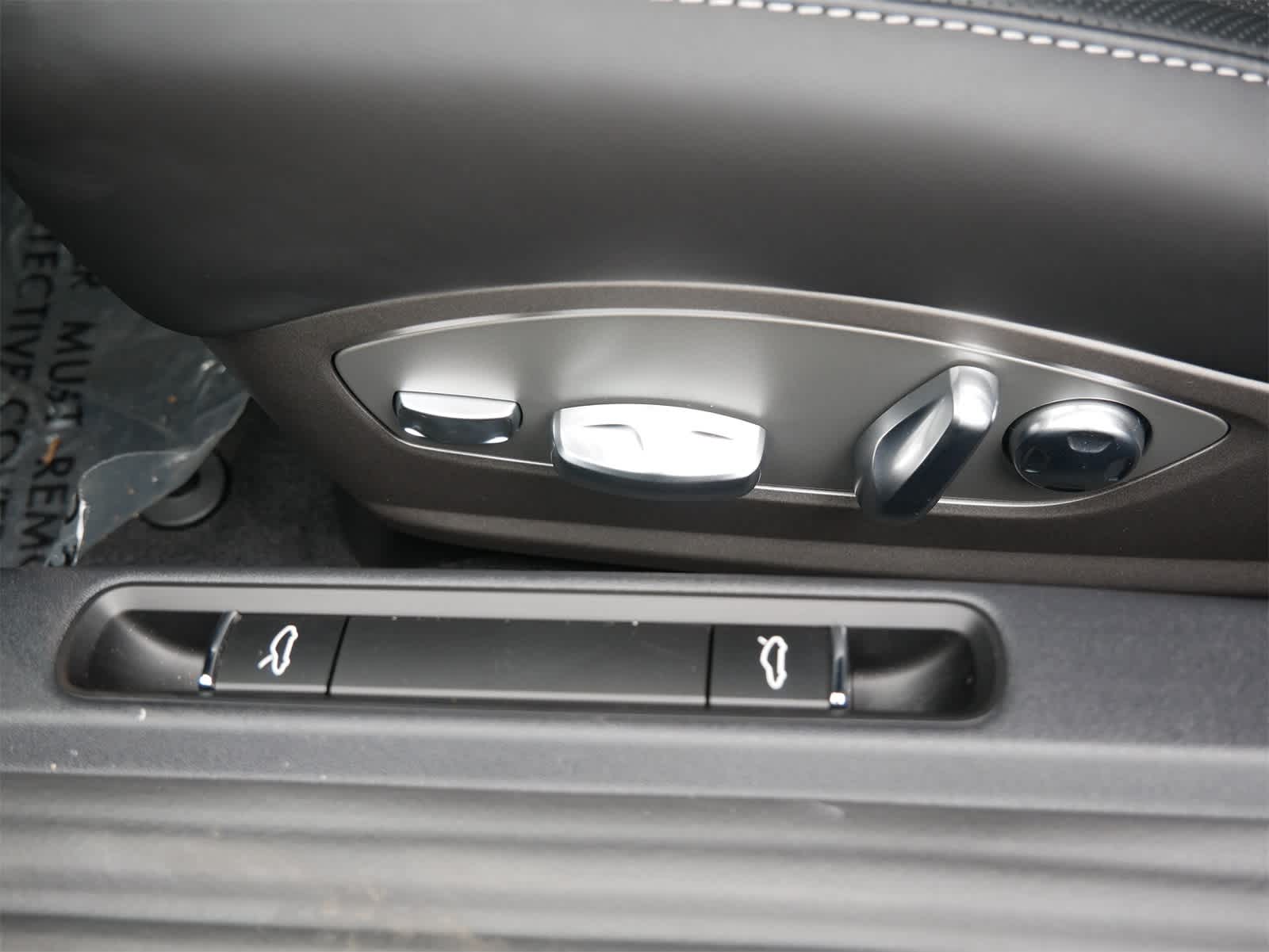 2025 Porsche Cayman S photo 10