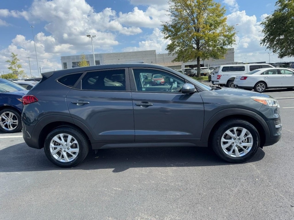 2019 Hyundai Tucson SE photo 2