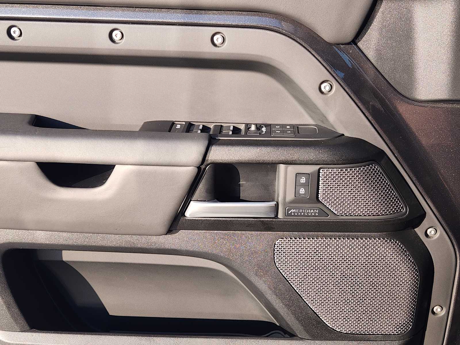 2024 Land Rover Defender Carpathian Edition photo 22