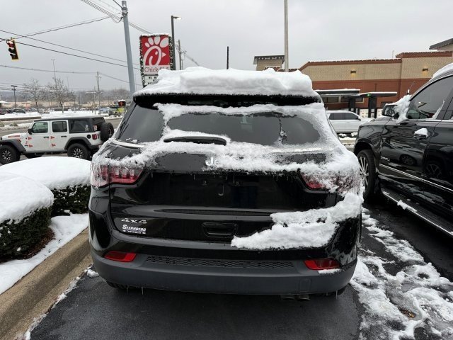 2020 Jeep Compass Limited photo 2