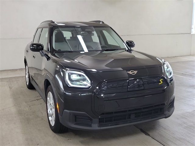 Used 2025 MINI Countryman SE with VIN WMZ53GA02S7R59236 for sale in Fort Lauderdale, FL