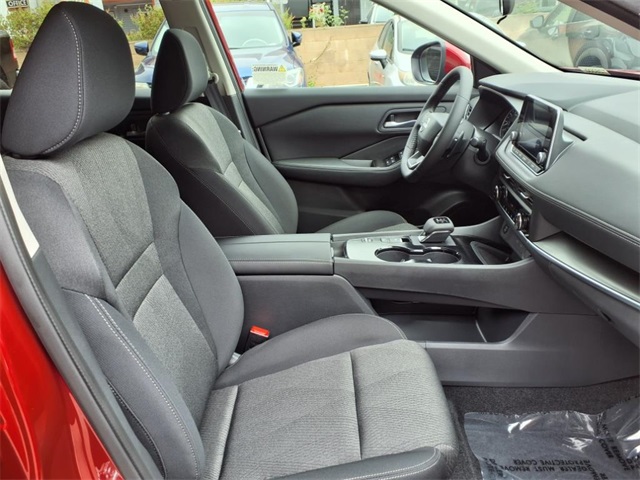 2026 Nissan Rogue SV photo 2