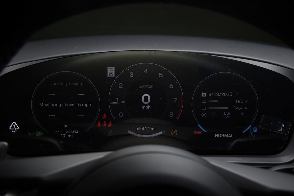 2025 Porsche Cayenne GTS photo 24