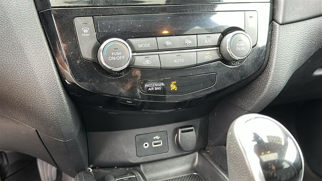 2020 Nissan Rogue SL photo 20