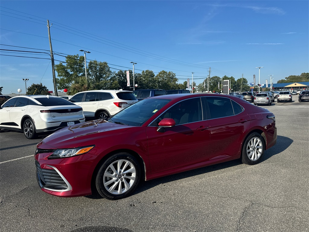2021 Toyota Camry LE photo 6