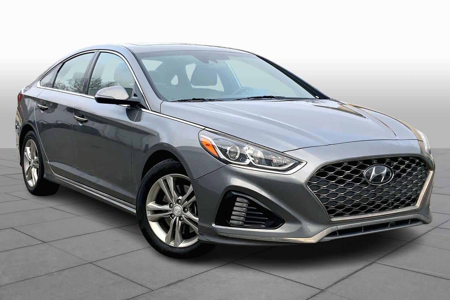 Used 2018 Hyundai Sonata Sport with VIN 5NPE34AFXJH707800 for sale in Kansas City