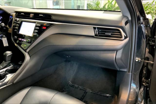 2020 Toyota Camry SE photo 15