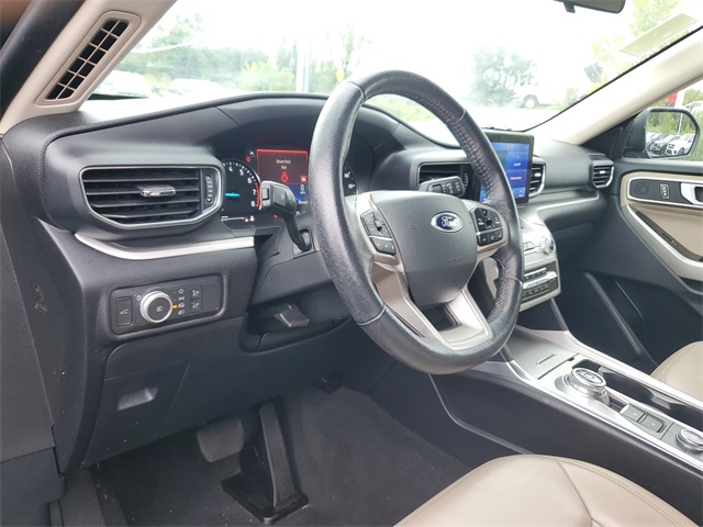 2022 Ford Explorer XLT photo 17