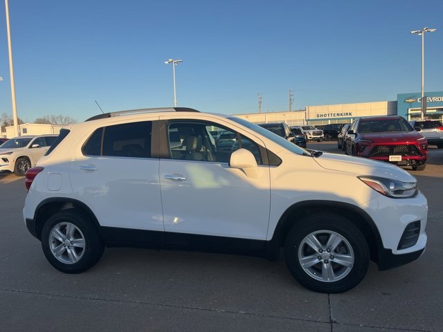 Used 2017 Chevrolet Trax LT with VIN KL7CJPSB6HB227966 for sale in Fort Madison, IA