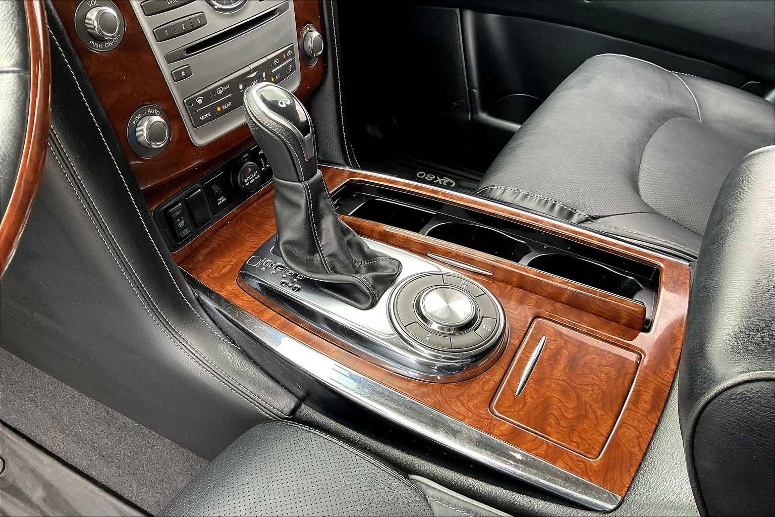 2019 Infiniti QX80 Luxe photo 16