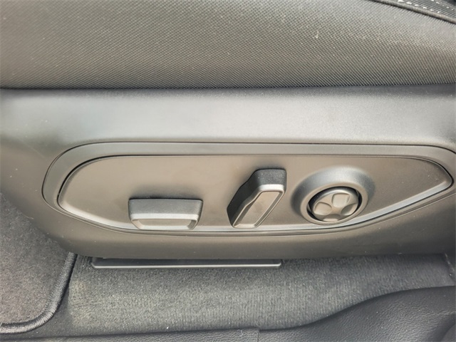 2025 Jeep Grand Cherokee Laredo photo 4