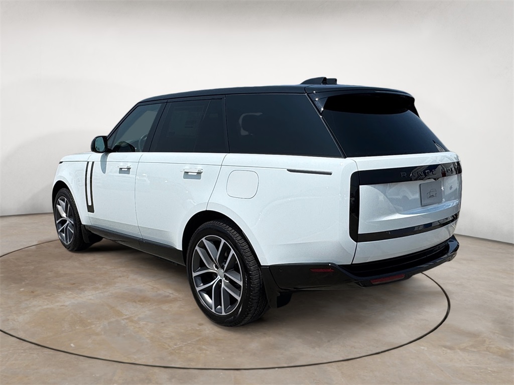 2025 Land Rover Range Rover SE photo 3