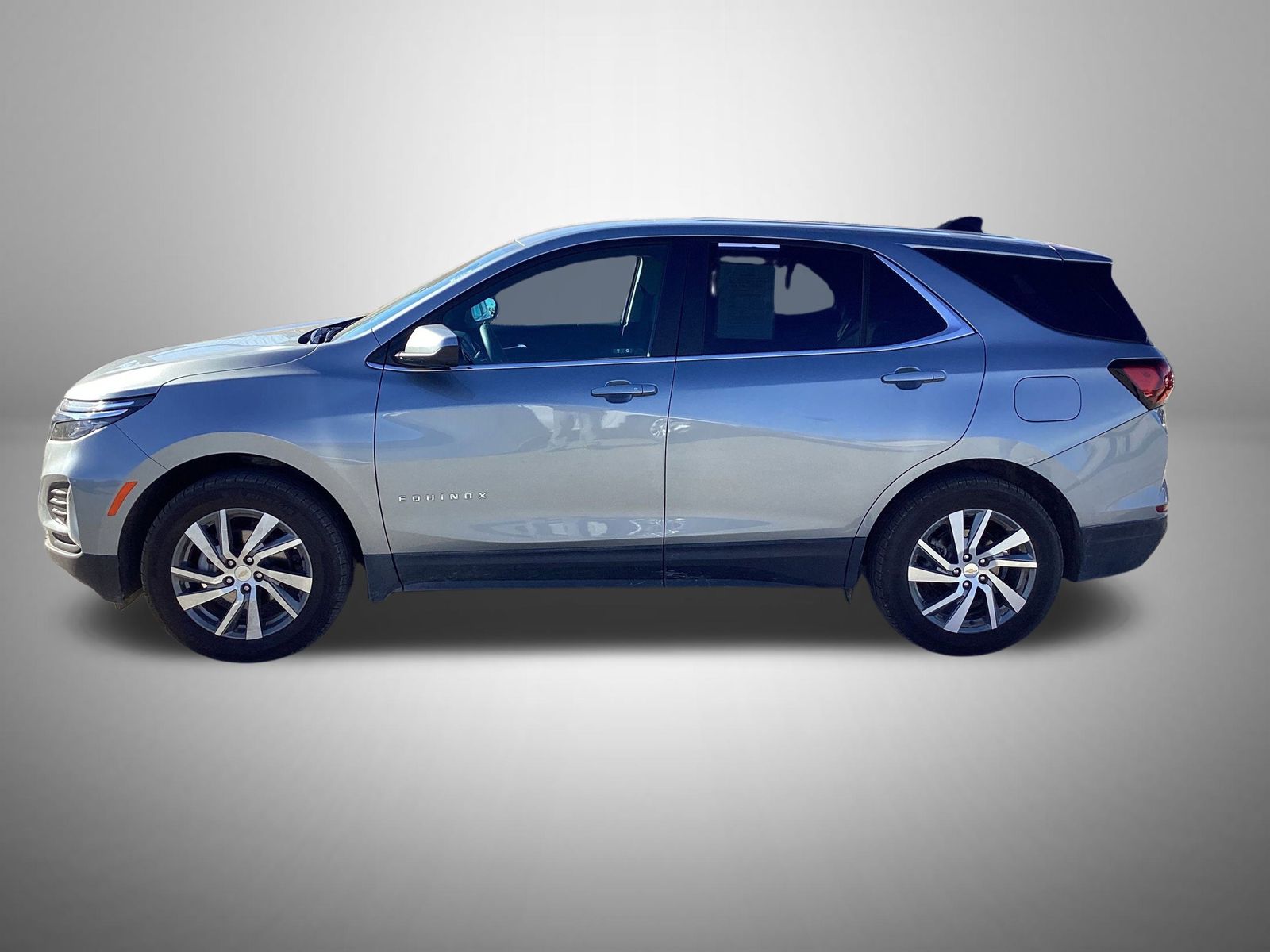 2024 Chevrolet Equinox LT photo 2