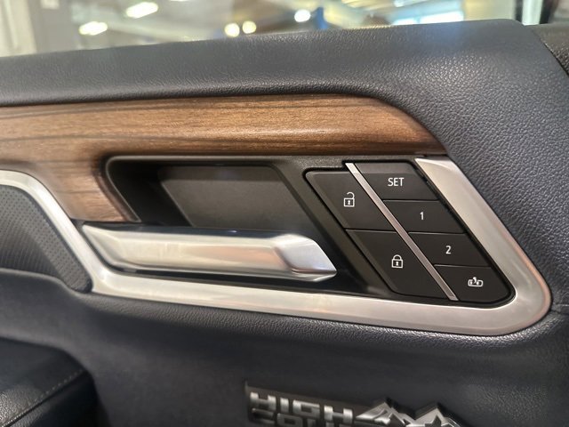 2022 Chevrolet Silverado 1500 High Country photo 8