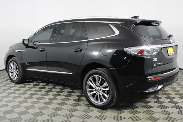 2023 Buick Enclave Avenir photo 2