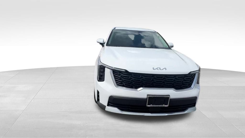 2025 Kia Sorento LX photo 8