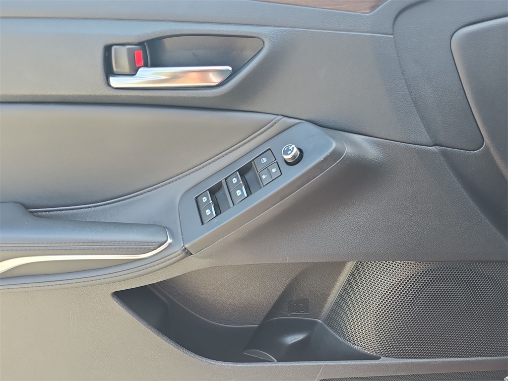 2021 Toyota Avalon XLE photo 21