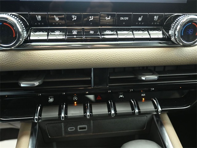 2023 GMC CANYON - Image 18