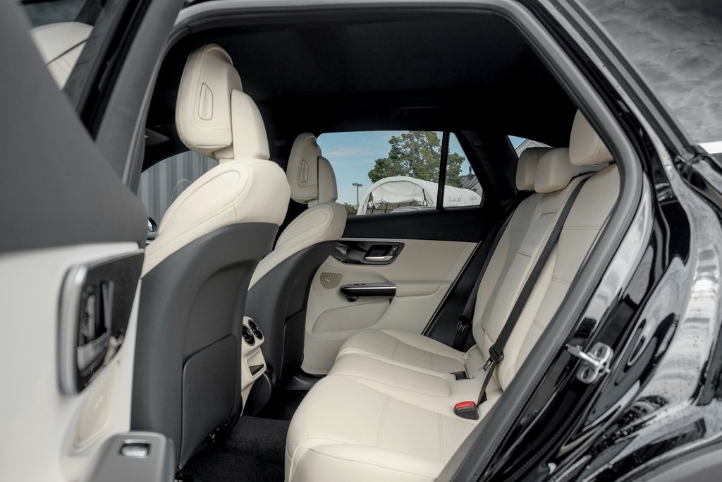2026 Mercedes Benz GLC 300 4MATIC photo 14