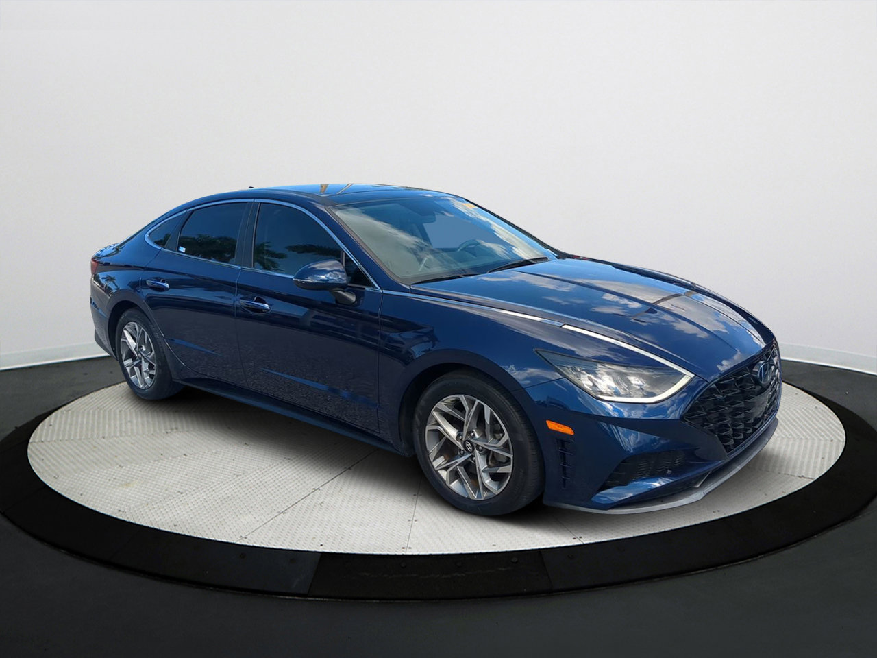 2020 Hyundai Sonata Convenience SEL Premium photo 2