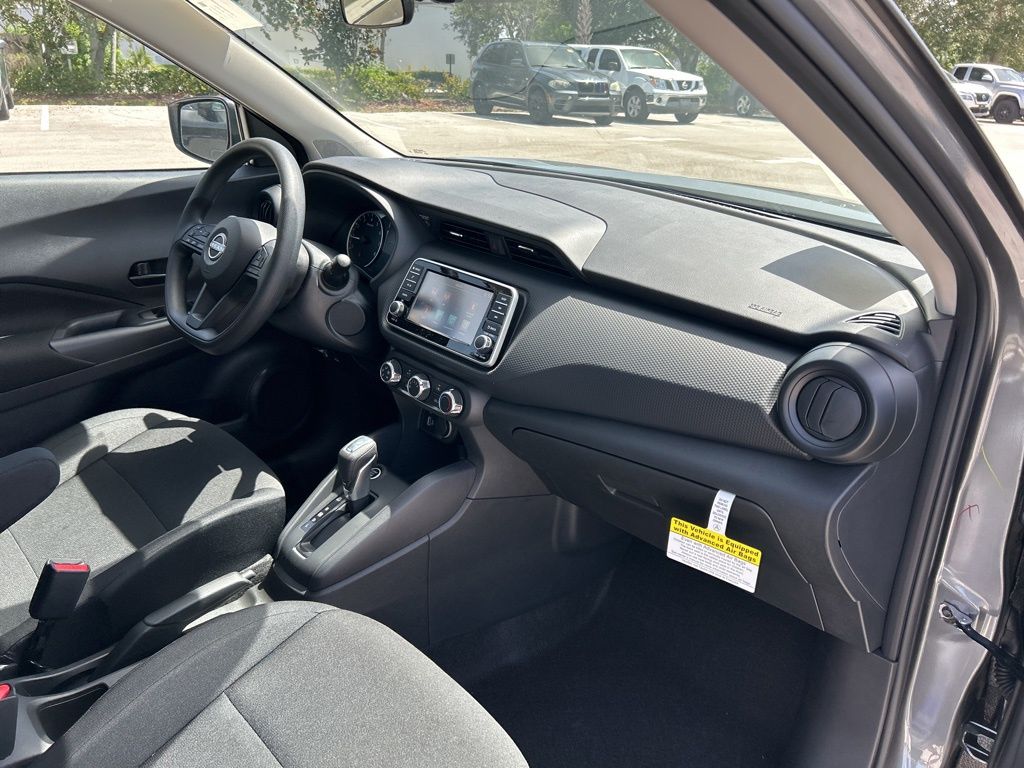 2025 Nissan Kicks Play S photo 30