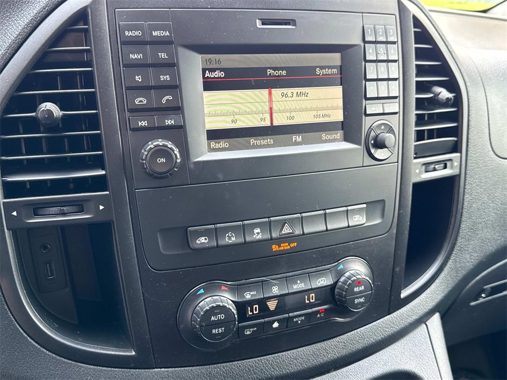 2018 Mercedes Benz Metris Passenger photo 24