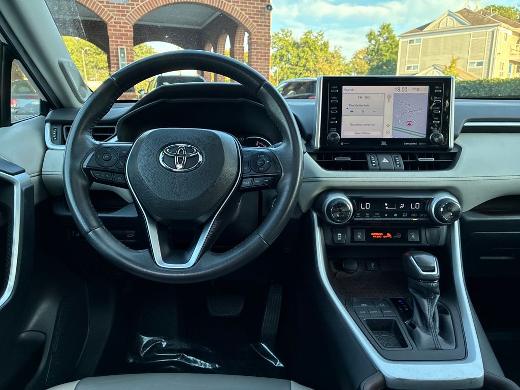 2021 Toyota RAV4 Limited photo 12