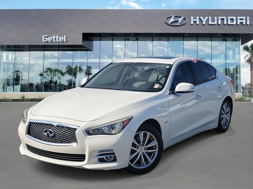 2016 INFINITI Q50 Premium