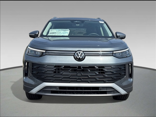 2025 Volkswagen Tiguan SE photo 2