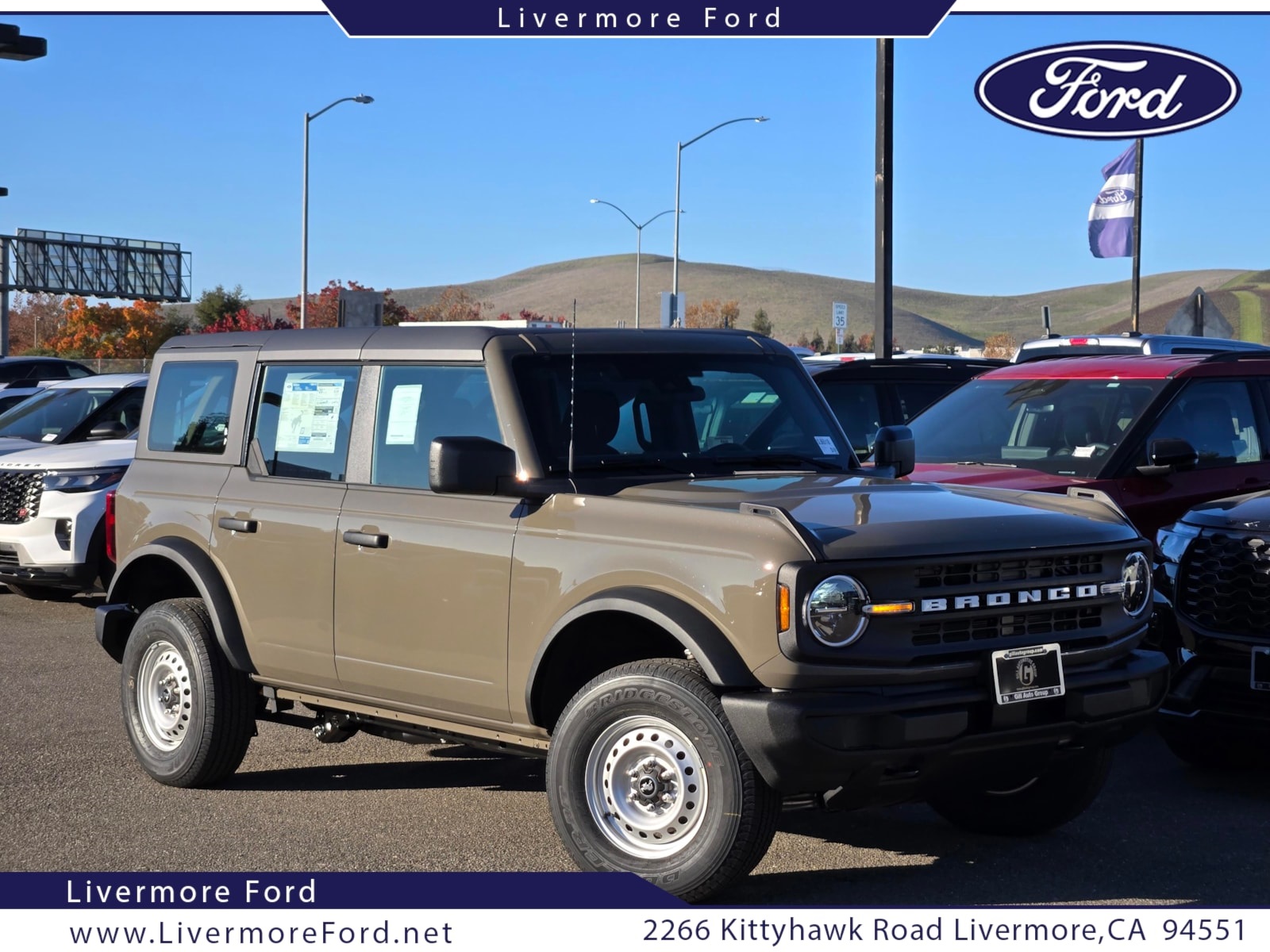 2025 Ford Bronco 4-Door Base's photo