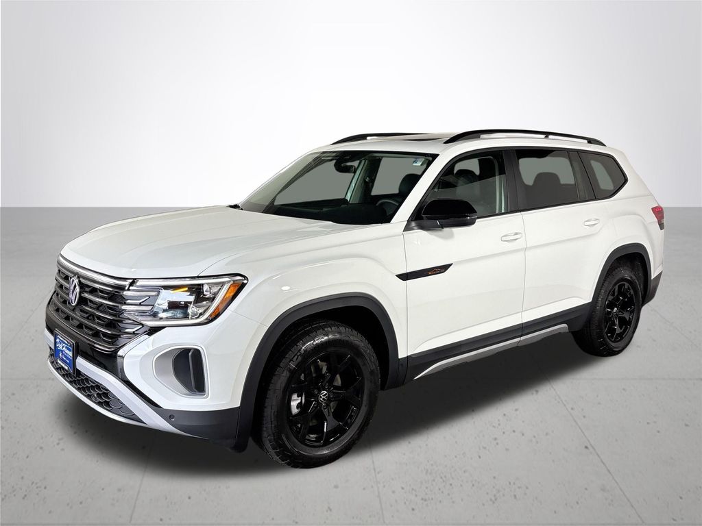 2025 Volkswagen Atlas Peak Edition SE photo 2