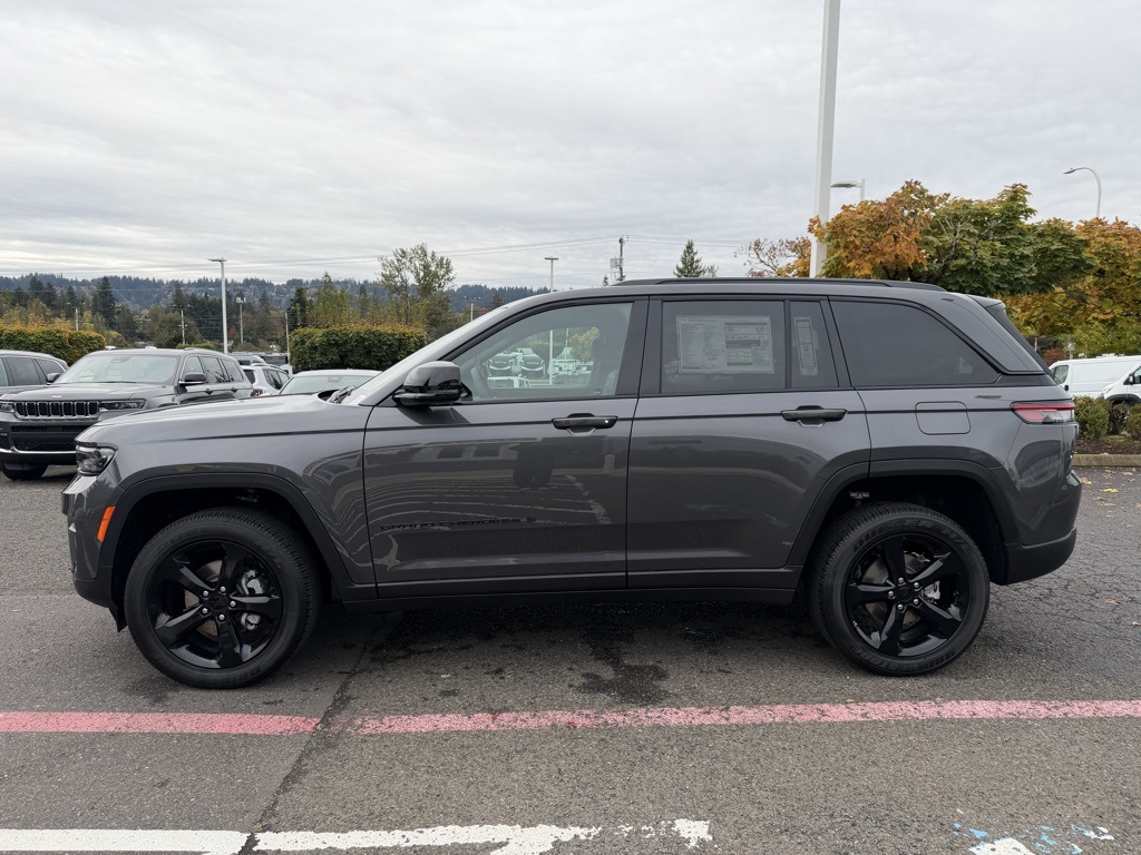 2025 Jeep Grand Cherokee Altitude X photo 4
