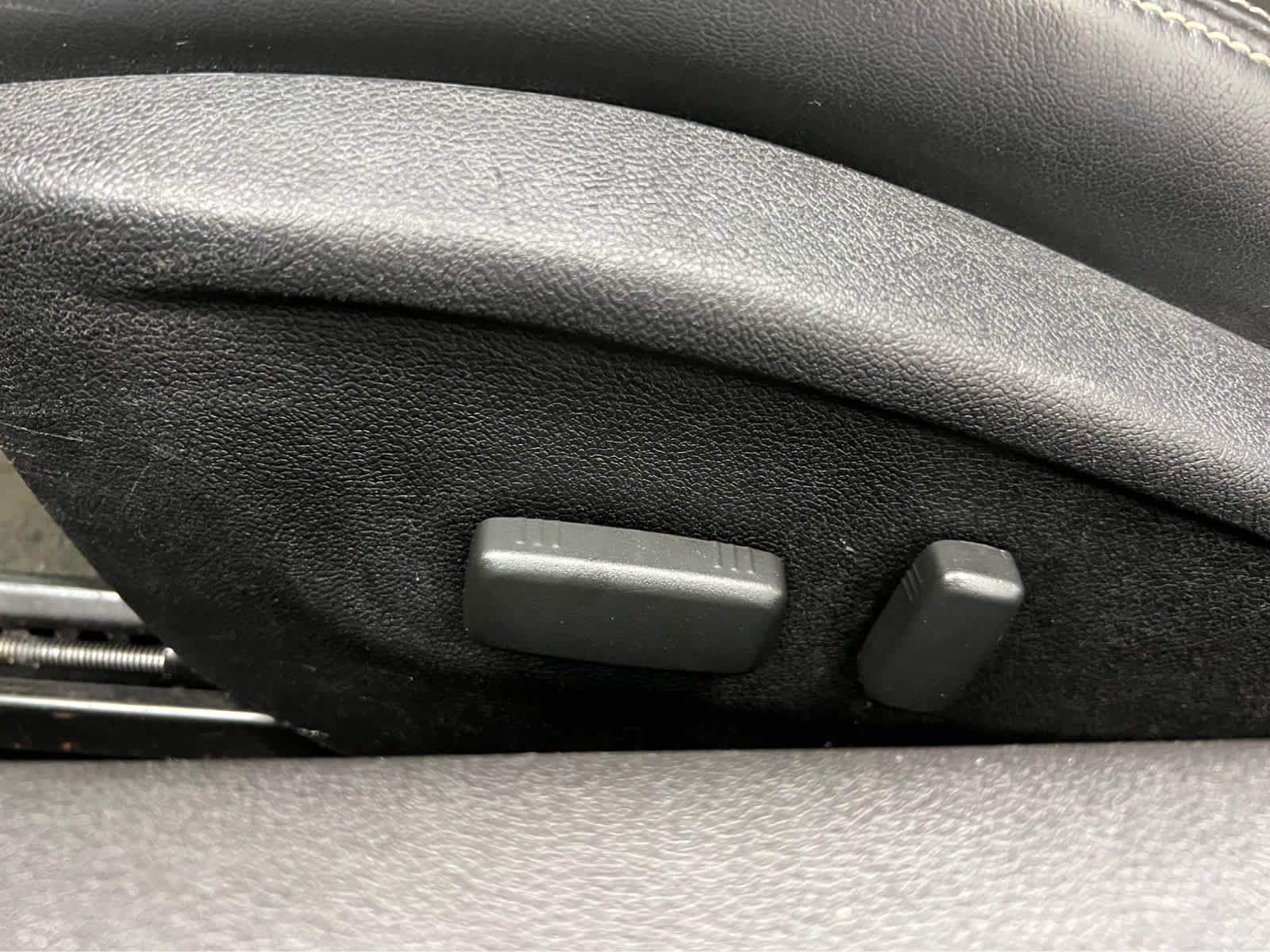 2011 Chevrolet Camaro 2SS photo 3